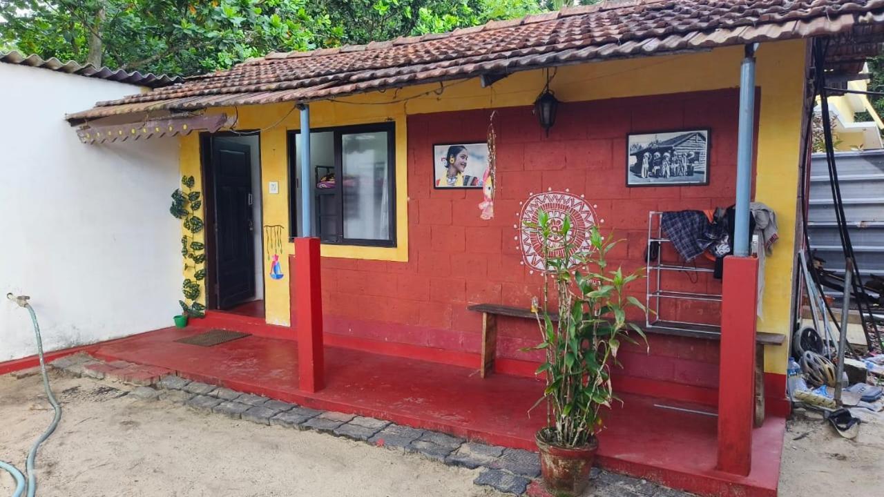 Funky Art Beach House Alappuzha ภายนอก รูปภาพ