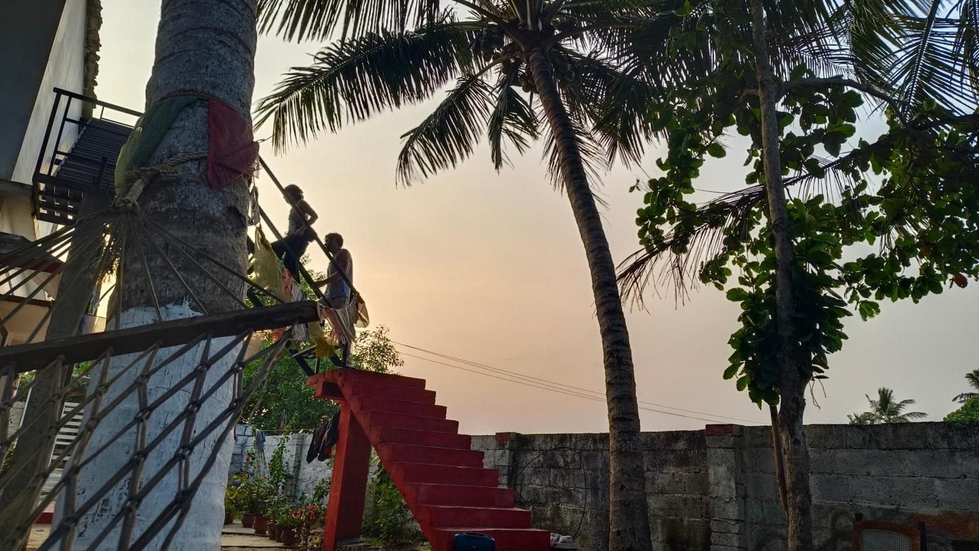 Funky Art Beach House Alappuzha ภายนอก รูปภาพ