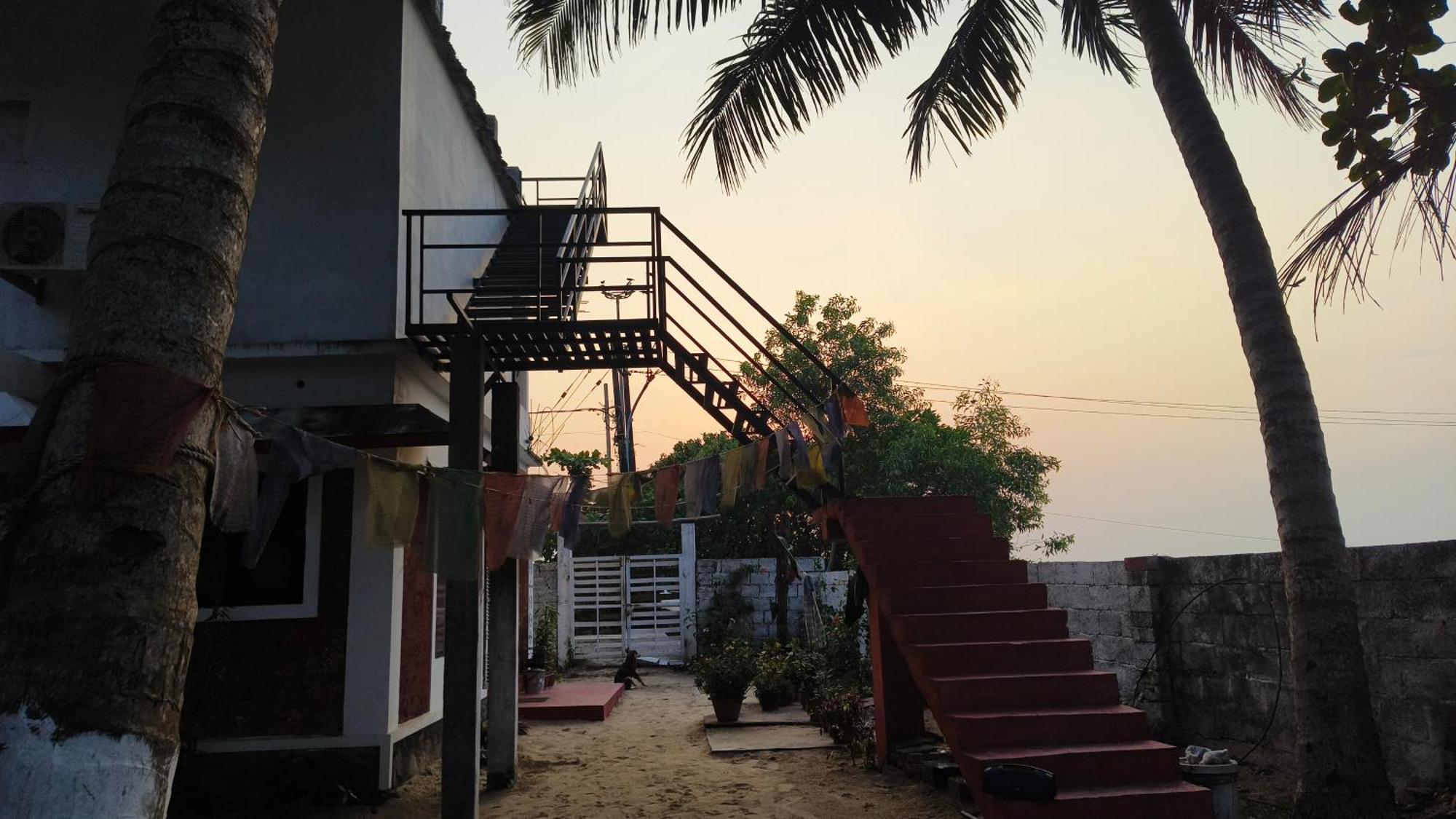 Funky Art Beach House Alappuzha ภายนอก รูปภาพ