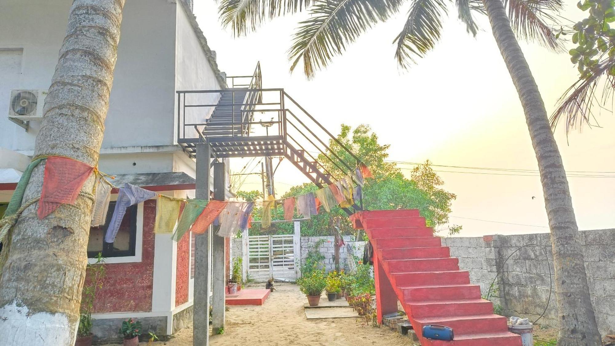 Funky Art Beach House Alappuzha ภายนอก รูปภาพ