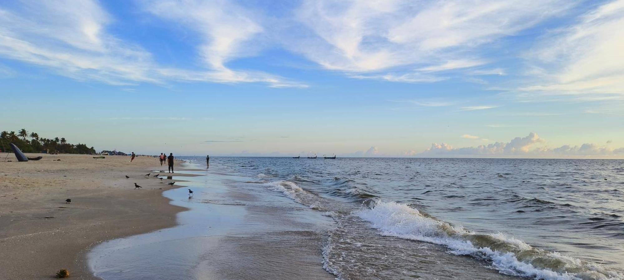 Funky Art Beach House Alappuzha ภายนอก รูปภาพ