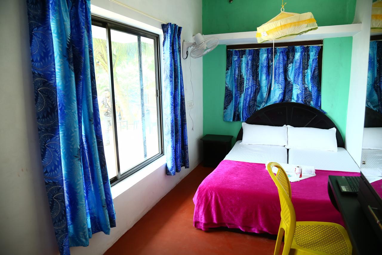 Funky Art Beach House Alappuzha ภายนอก รูปภาพ